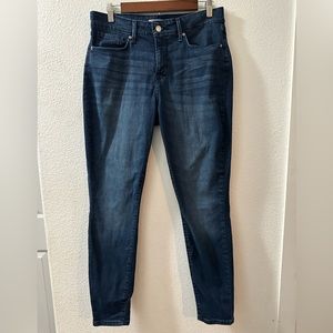 Levi’s women’s skinny jeans. Size 12m W31 L30.